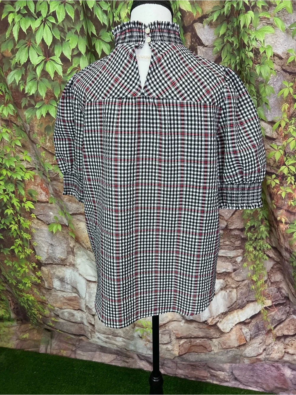 LOFT Black, White, and Pink Ruffle Collar Shirred Cuff Plaid Preppy Blouse, M